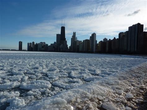 Why is the lake in Chicago so blue?