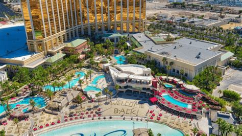 Are Chairs Free At Mandalay Bay Pool?