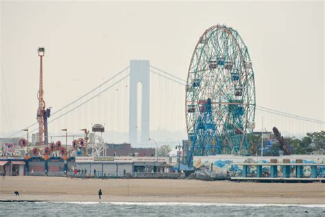 Are Dogs Allowed On The Boardwalk At Coney Island?