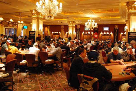 Are Drinks Free In Vegas Poker Rooms?