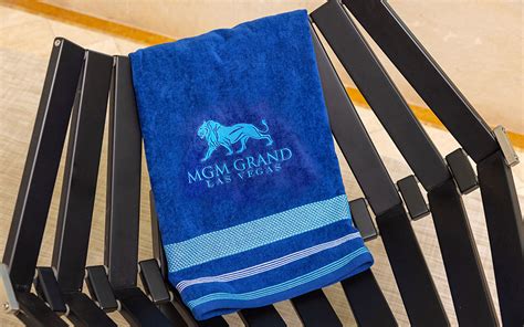 Are Towels Provided At Mgm Pool?