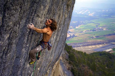 Are You Supposed To Rock Climb Without Socks?