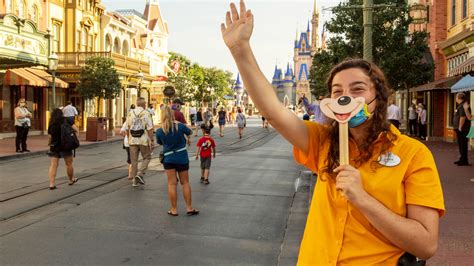 Can Disney employees go for free?