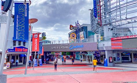 Can I walk to Universal CityWalk?