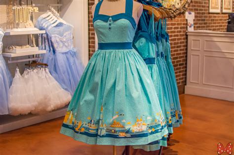 Can I wear a dress to Magic Kingdom?