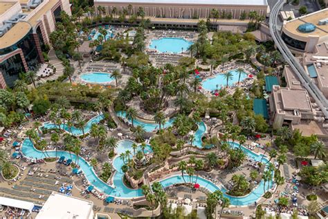 Can Kids Go In Lazy River At Mgm?