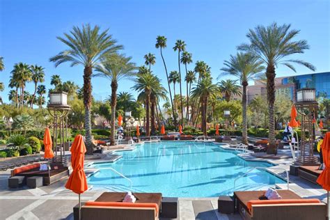 Can You Bring Your Own Water To Vegas Pools?