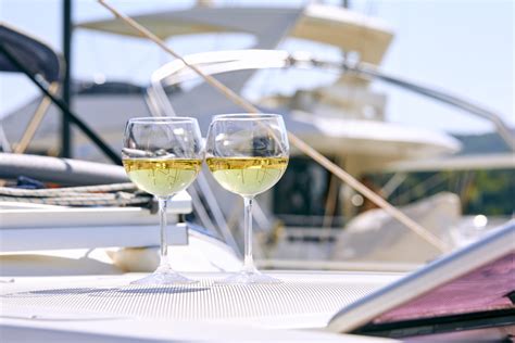 Can you drink alcohol on a boat in Florida?