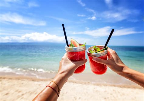 Can you drink alcohol on South Beach?