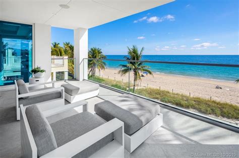 Can you sell on the beach in Florida?