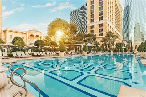 Can You Sit At The Bellagio Pool For Free?