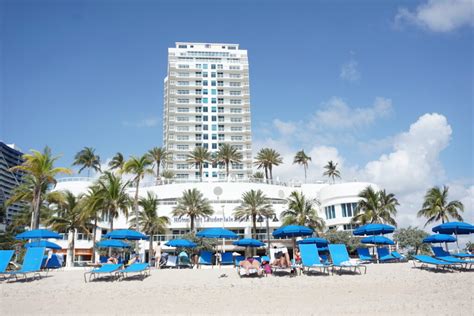 Can You Sleep On Fort Lauderdale Beach?