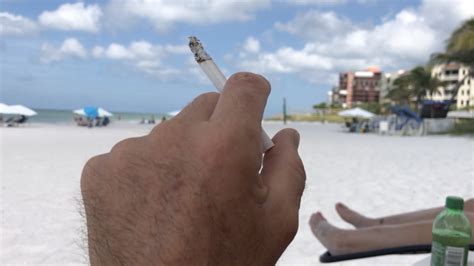 Can you smoke on the beach in Miami?