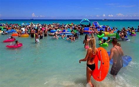 Can you swim in the ocean at Miami Beach?