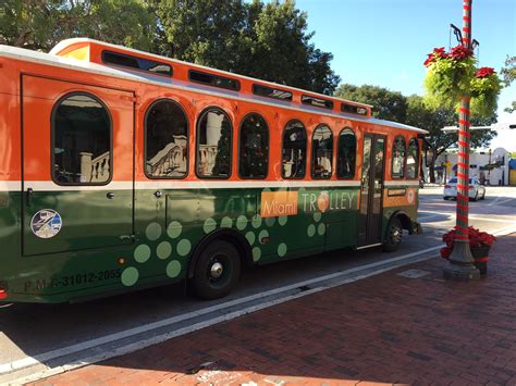 Can you take luggage on Miami trolley?