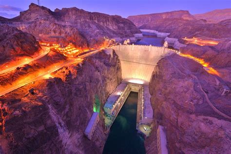 Can You Walk Across The Hoover Dam At Night?