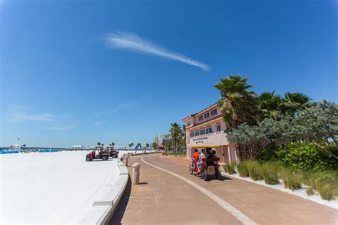 Can you walk around Clearwater Beach?