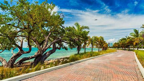 Can you walk around Key Biscayne?