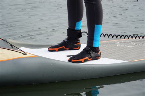 Can you wear water shoes on paddle board?