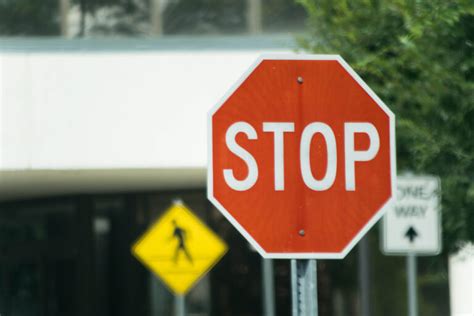 Do Bikes Have To Stop At Stop Signs Florida?