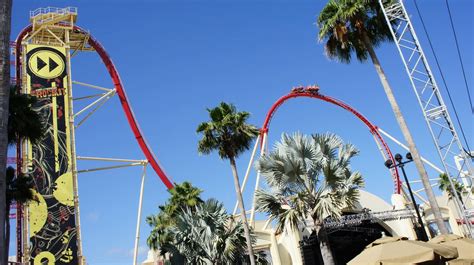 Do Roller Coasters At Universal Close When It Rains?