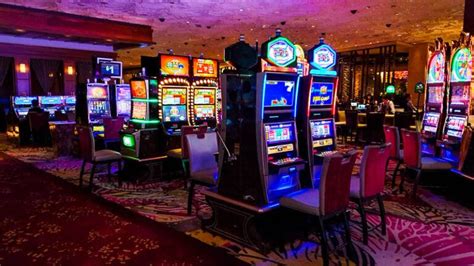 Do You Still Get Free Drinks While Playing Slots In Vegas?