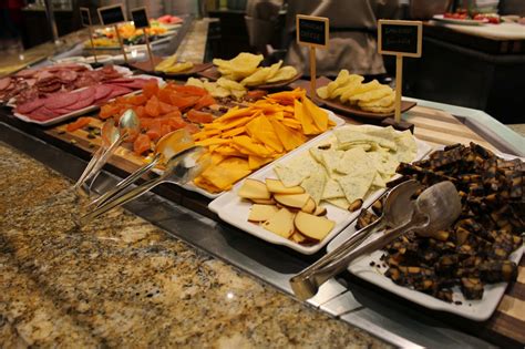 Do You Tip At The Bellagio Buffet?