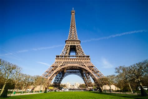 Does Eiffel Tower comes in 7 Wonders of the World?