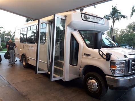 Does Miami airport have a free shuttle?