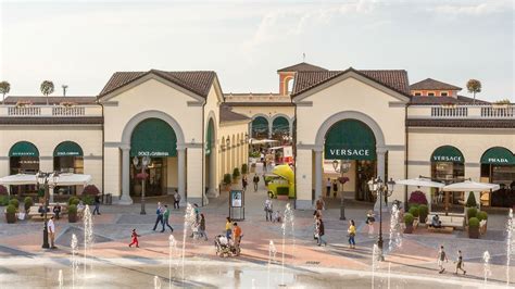 How big is Serravalle outlet?