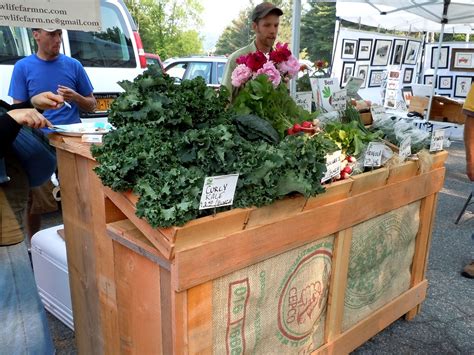 How do I make my farmers market stand stand out?