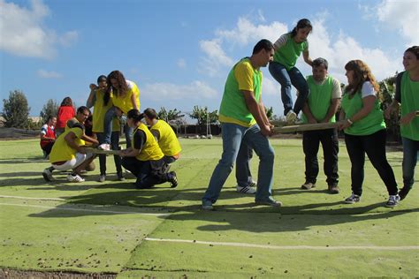 How Do You Lead A Team Building Activity?