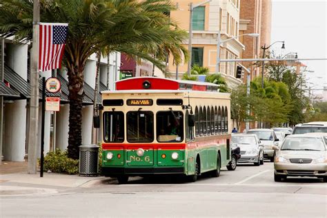 How do you pay for public transportation in Miami?