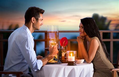 How do you turn a date into romantic?