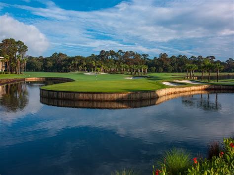 How Many Golf Courses Are On Hilton Island?