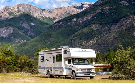 How much does it cost to live in a stationary RV?