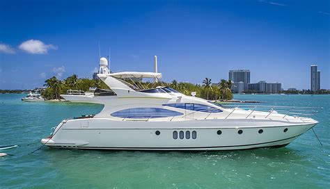 How much does it cost to rent a yacht in Miami for a wedding?