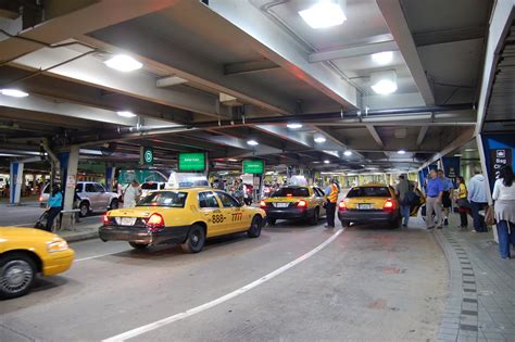 How much is taxi from Miami airport to South Beach?