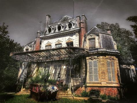 How Scary Is The Haunted Mansion?