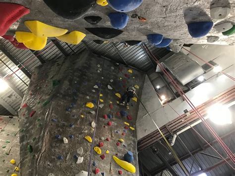 How Tall Are The Walls At Sportrock Alexandria?