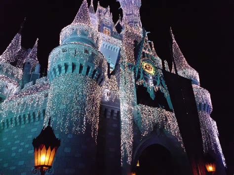 Is Cinderella’s Castle Decorated For Christmas?