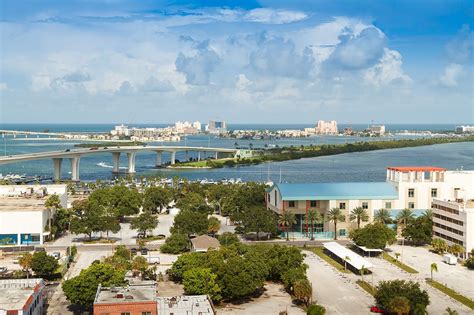 Is Clearwater a walkable town?