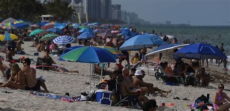 Is Fort Lauderdale Beach Crowded?