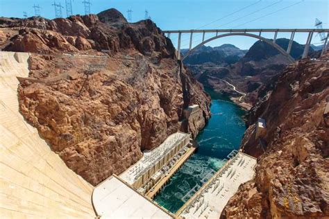 Is Hoover Dam On Way To Grand Canyon From Vegas?