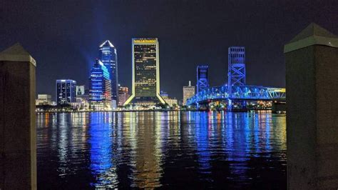 Is it better to live in Orlando or Jacksonville?