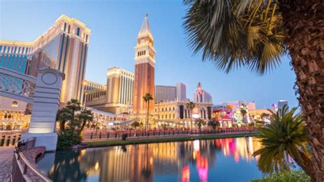 Is It Better To Retire In Las Vegas Or Phoenix?