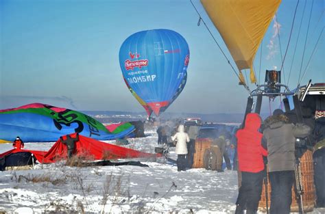 Is it cold when riding in hot air balloon?