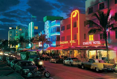 Is it safe to walk at night in South Beach Miami?