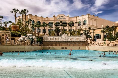 Is Mandalay Bay Pool Open All Year?