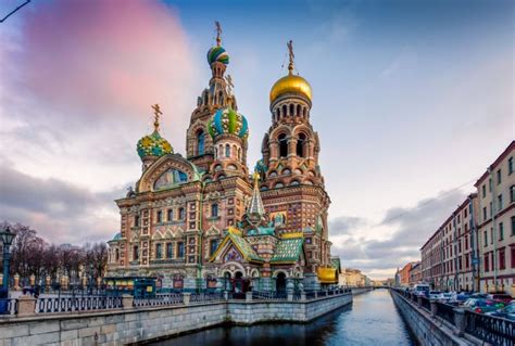 Is Moscow close to St. Petersburg?